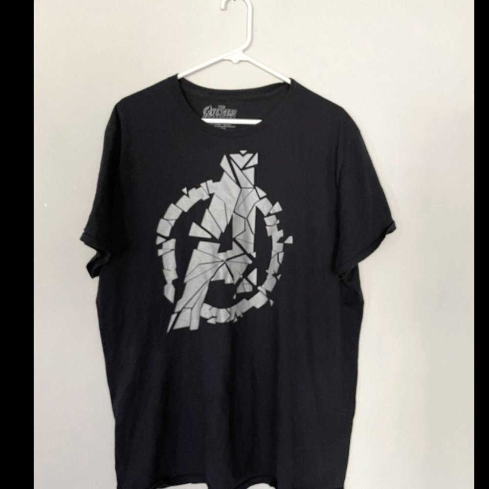 Marvel Men's Avengers Black Graphic Tshirt -L